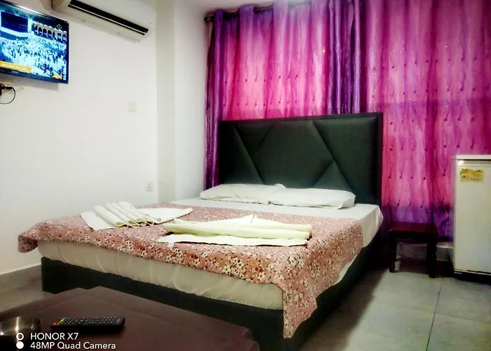 Farah Plaza Hostel &Hotel Apartments