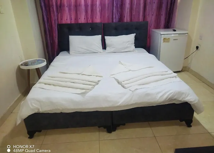 Farah Plaza Hostel &Hotel Apartments
