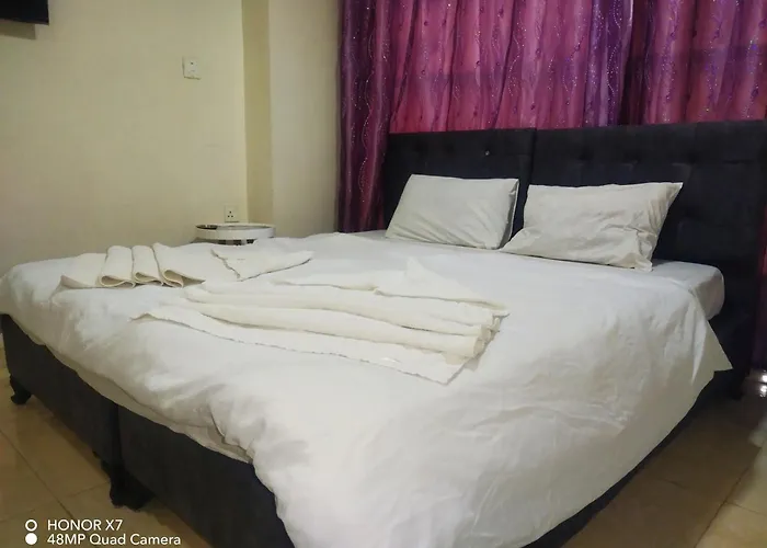 Farah Plaza Hostel &Hotel Apartments